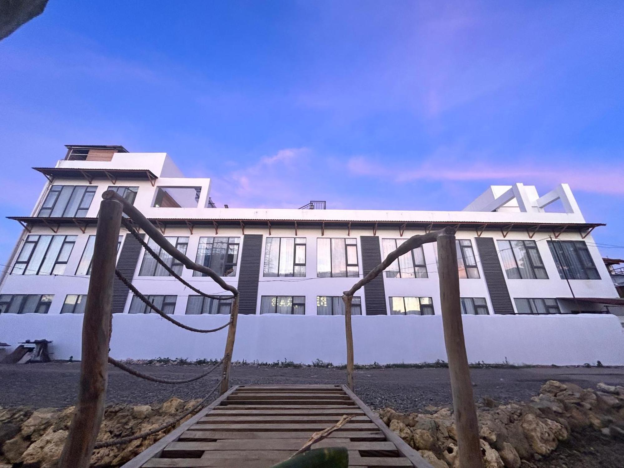 Fun Hotel Panglao Exterior photo